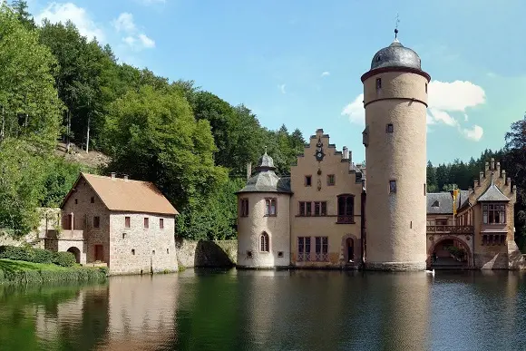 Ausflugsziel Schloss Mespelbrunn im Spessart